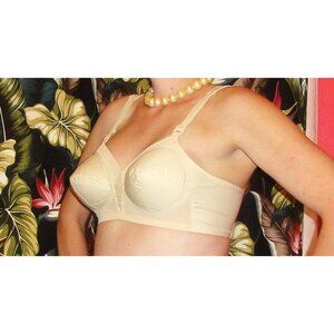 Vintage Ivory Exquisite Form Bullet Bra 48 C pinup retro rockabilly pointy bra